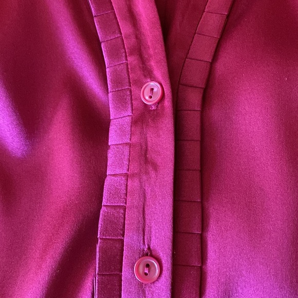 Beautiful womens small  fuchsia pink silk cap sleeve shirt in EUC - Picture 7 of 7